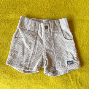 Hammies Kids Shorts in Sand sz 22 or Medium